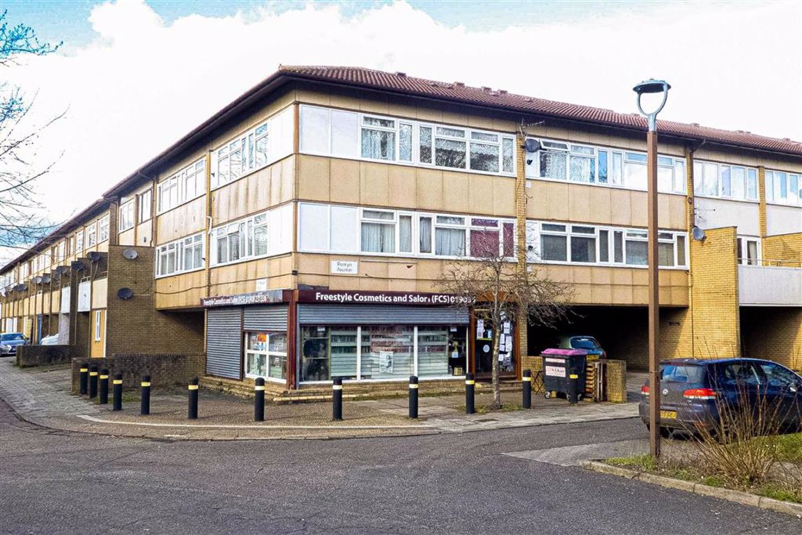 Property in Penryn Avenue, Milton Keynes, MK6 2BG