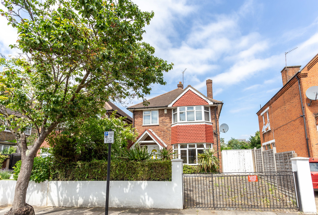 Property in Murray Road, London, Ealing, W5 4DA