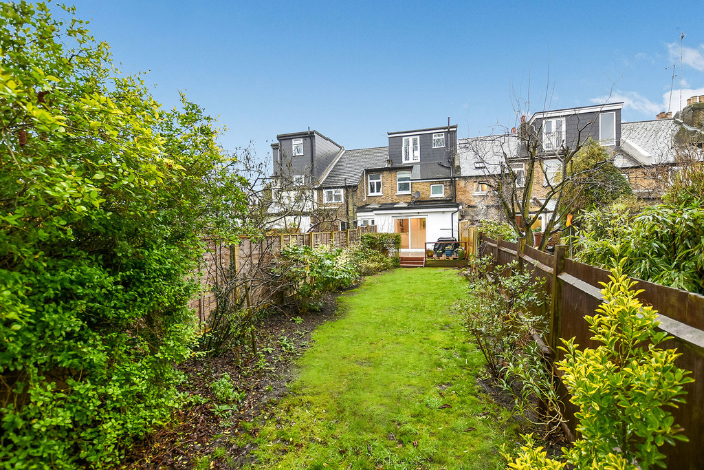 Property in Enfield Road, Brentford, TW8 9PB