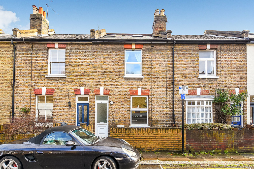Property in Enfield Road, Brentford, TW8 9PB