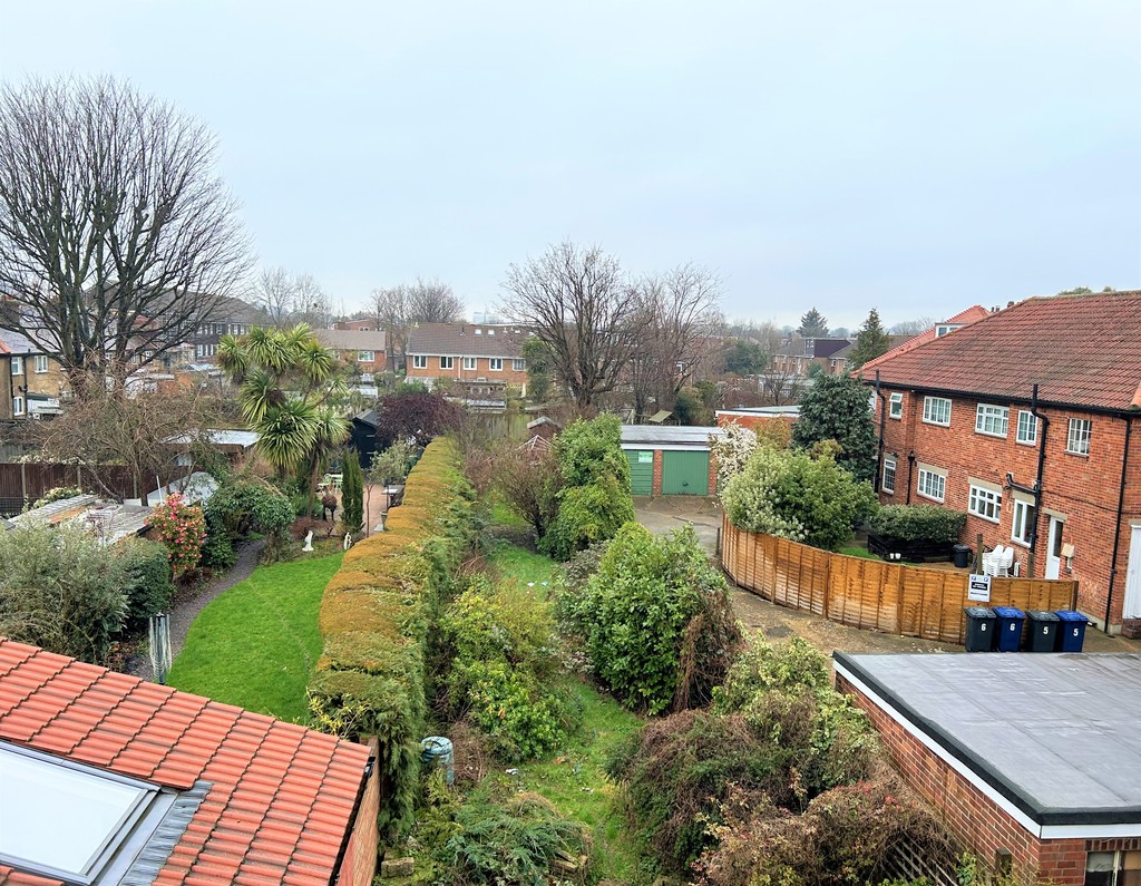 Property in Popes Lane, London, W5 4NL