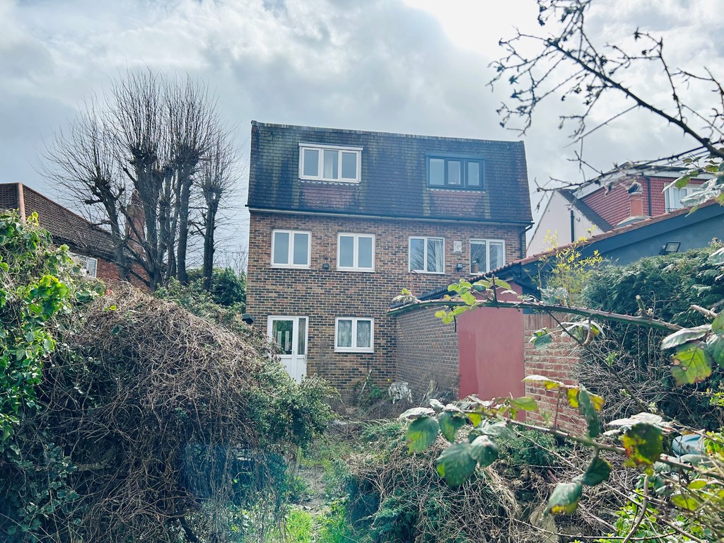 Property in Popes Lane, London, W5 4NL