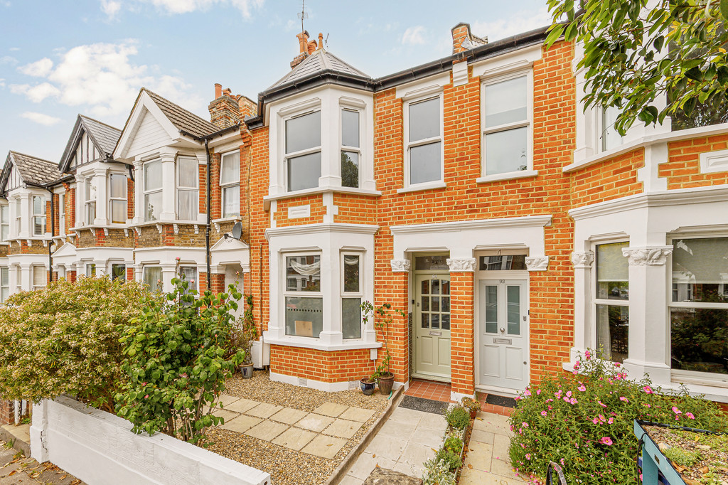 Property in Murray Road, London, W5 4DA