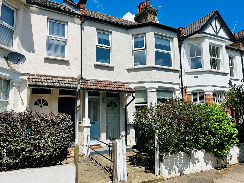 Property in Murray Road, London, W5 4XS