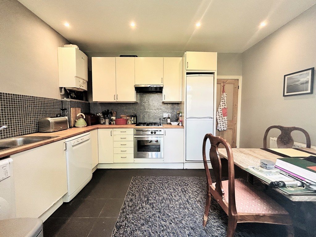 Property in Murray Road, London, W5 4XS