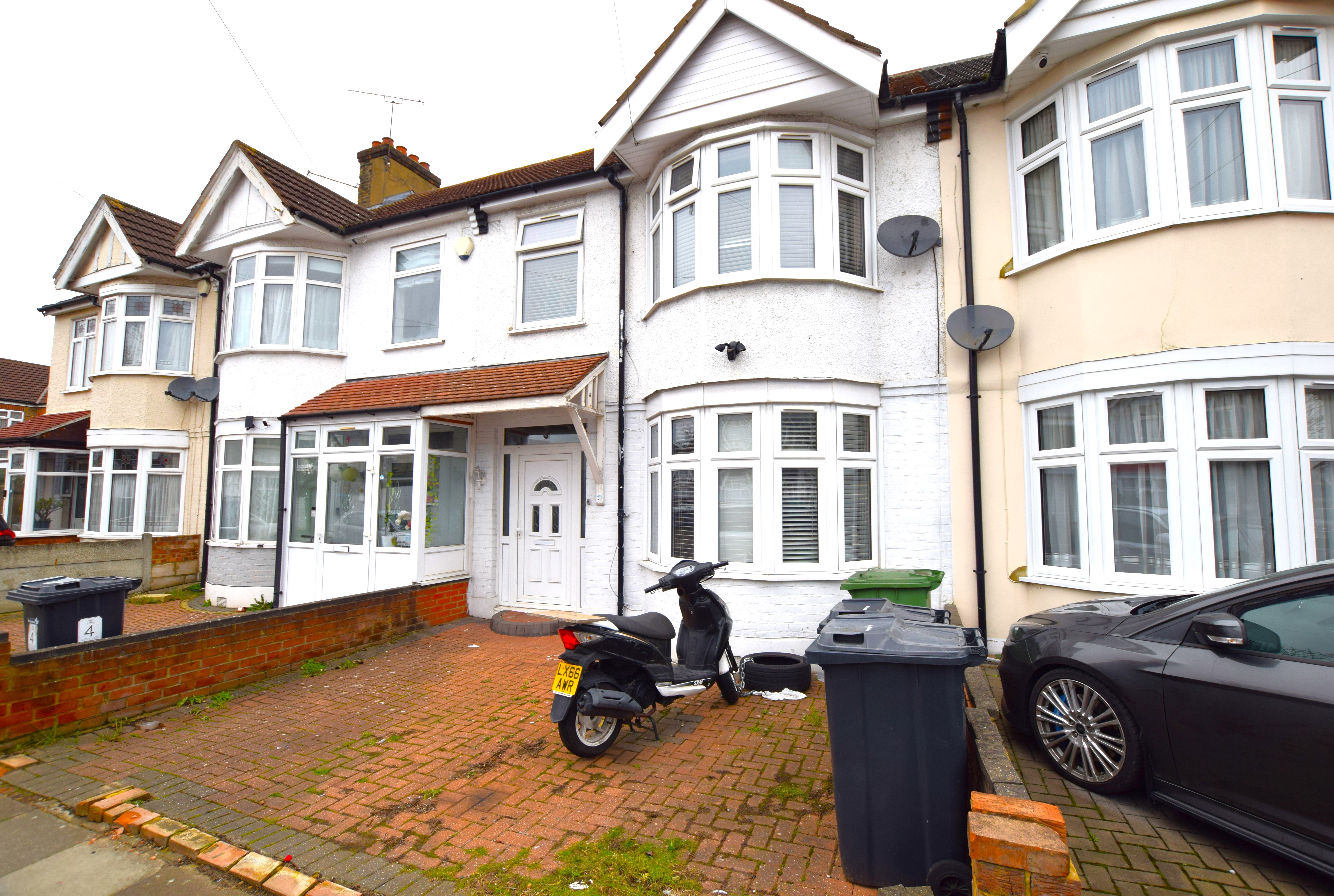 6, Kent View Gardens, Ilford, IG3 8AQ