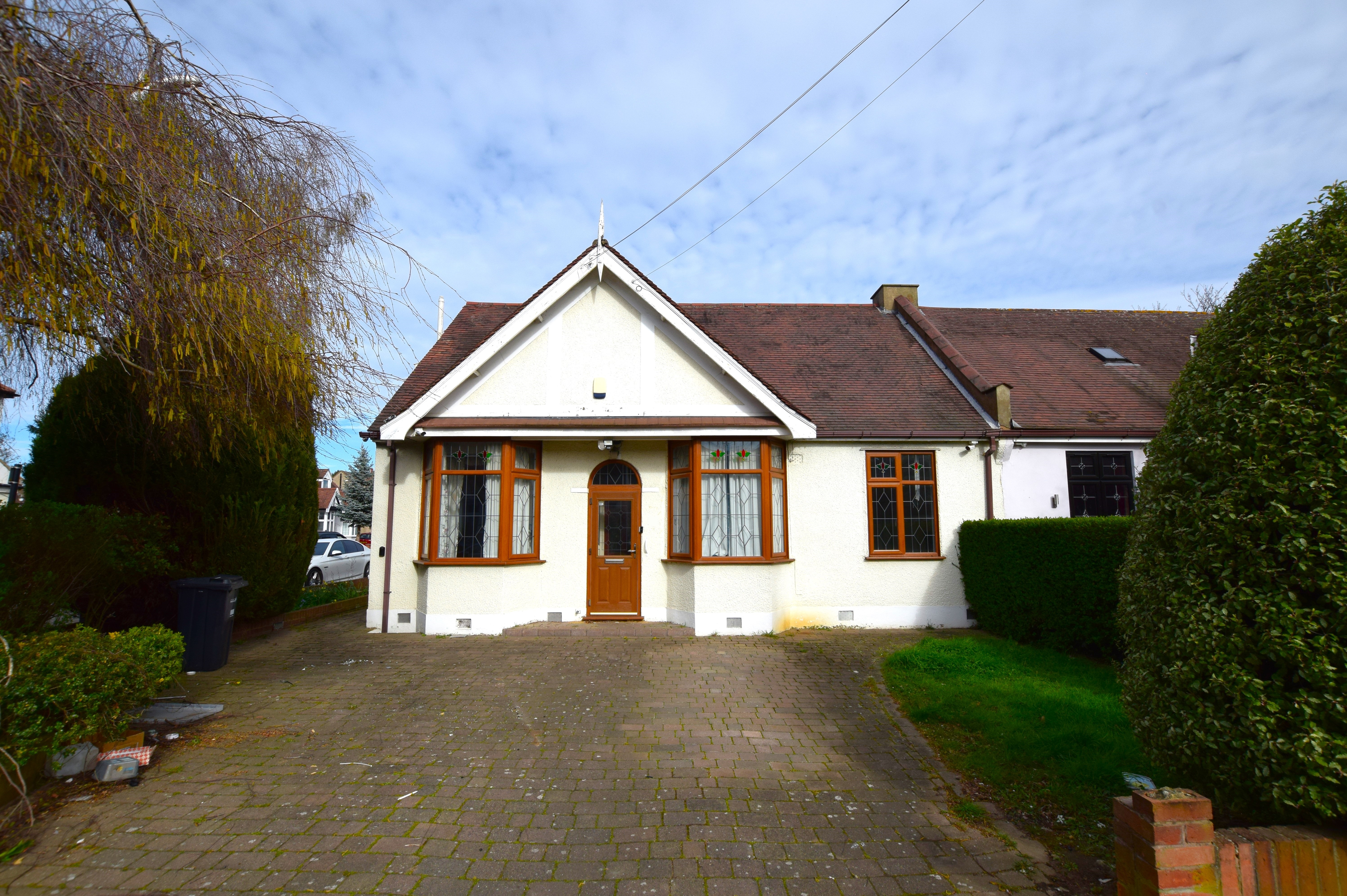 33, Westrow Gardens, Ilford, IG3 9NF