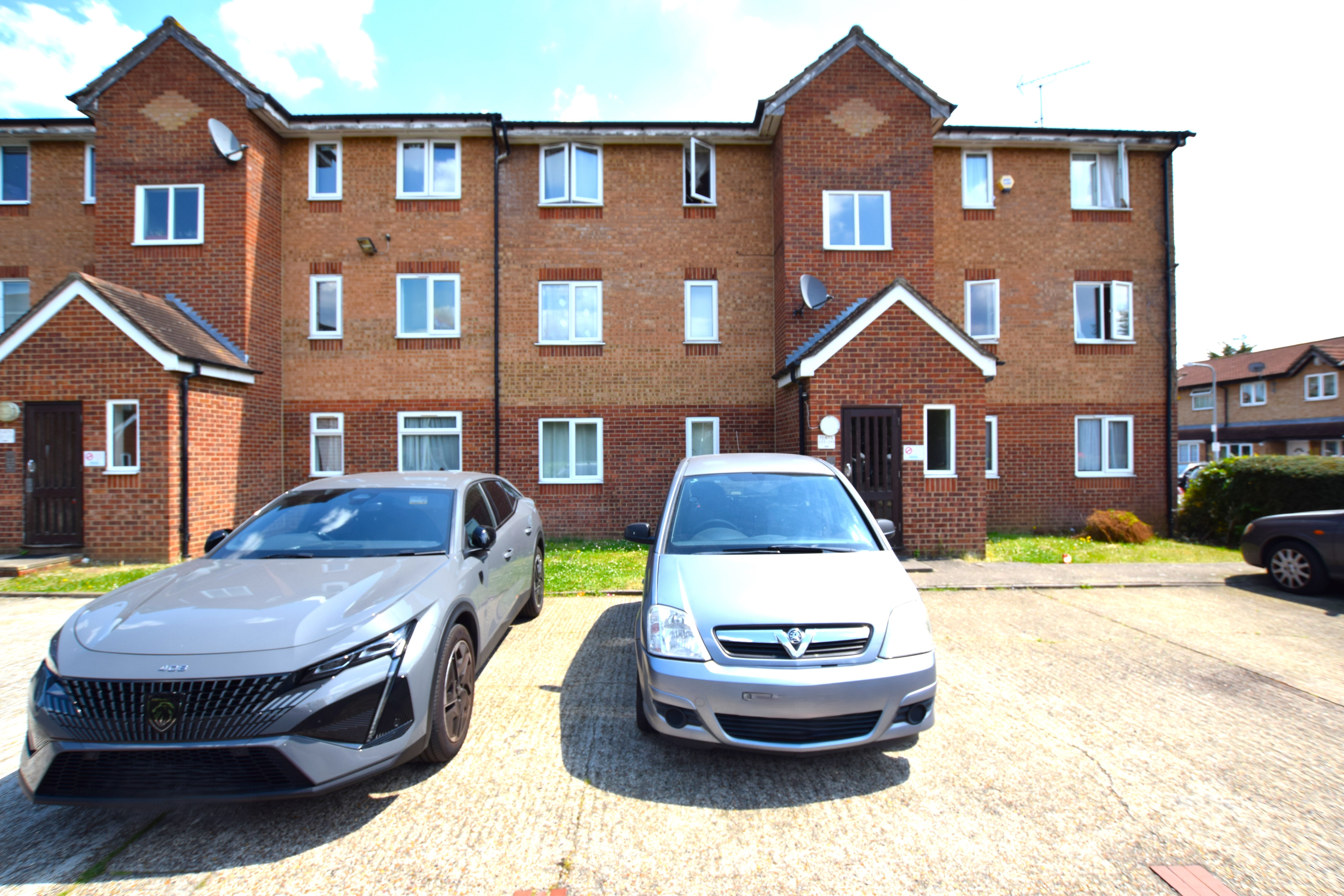 237, Express Drive, Ilford, IG3 9RD