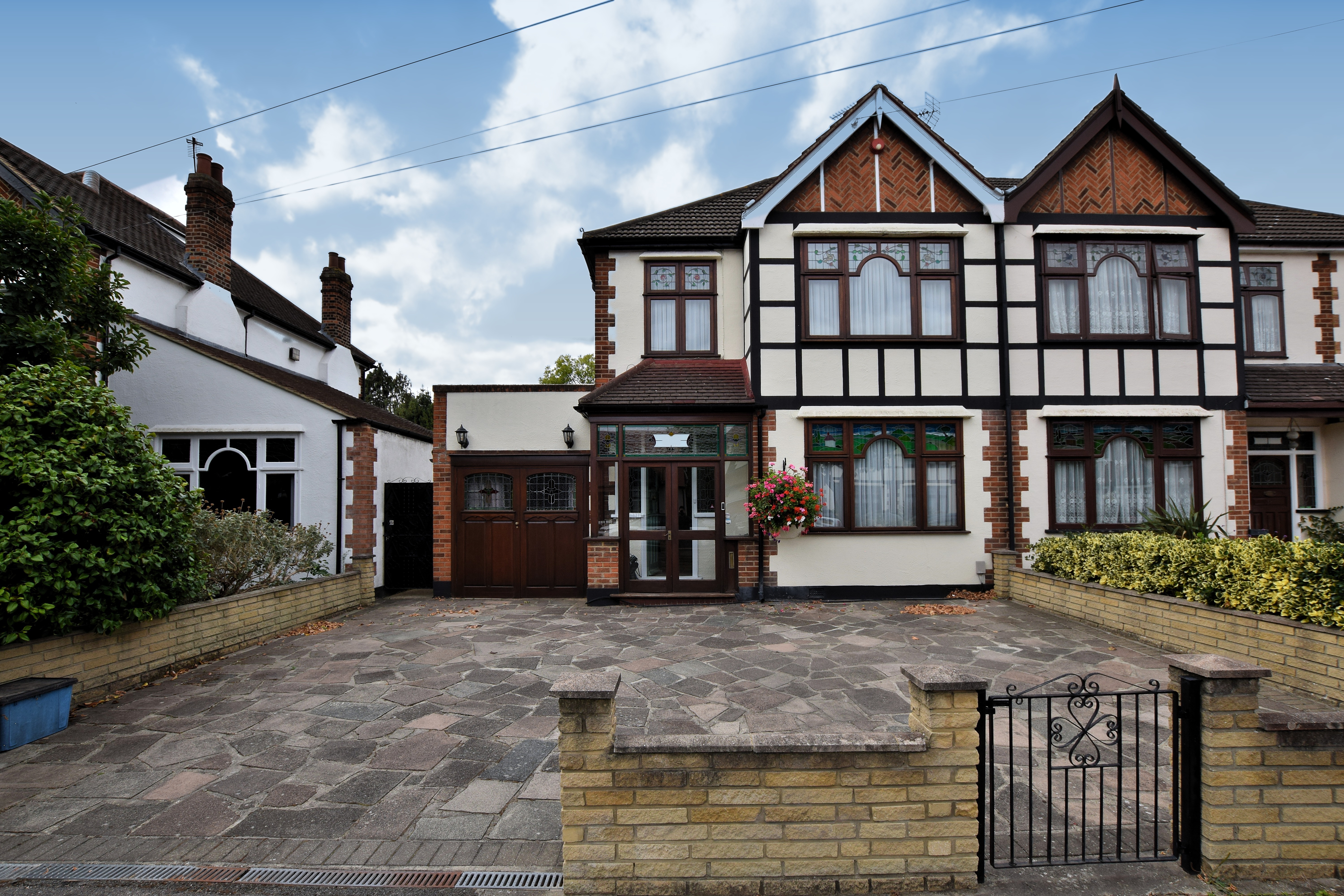 40, Tresco Gardens, Ilford, IG3 9NH