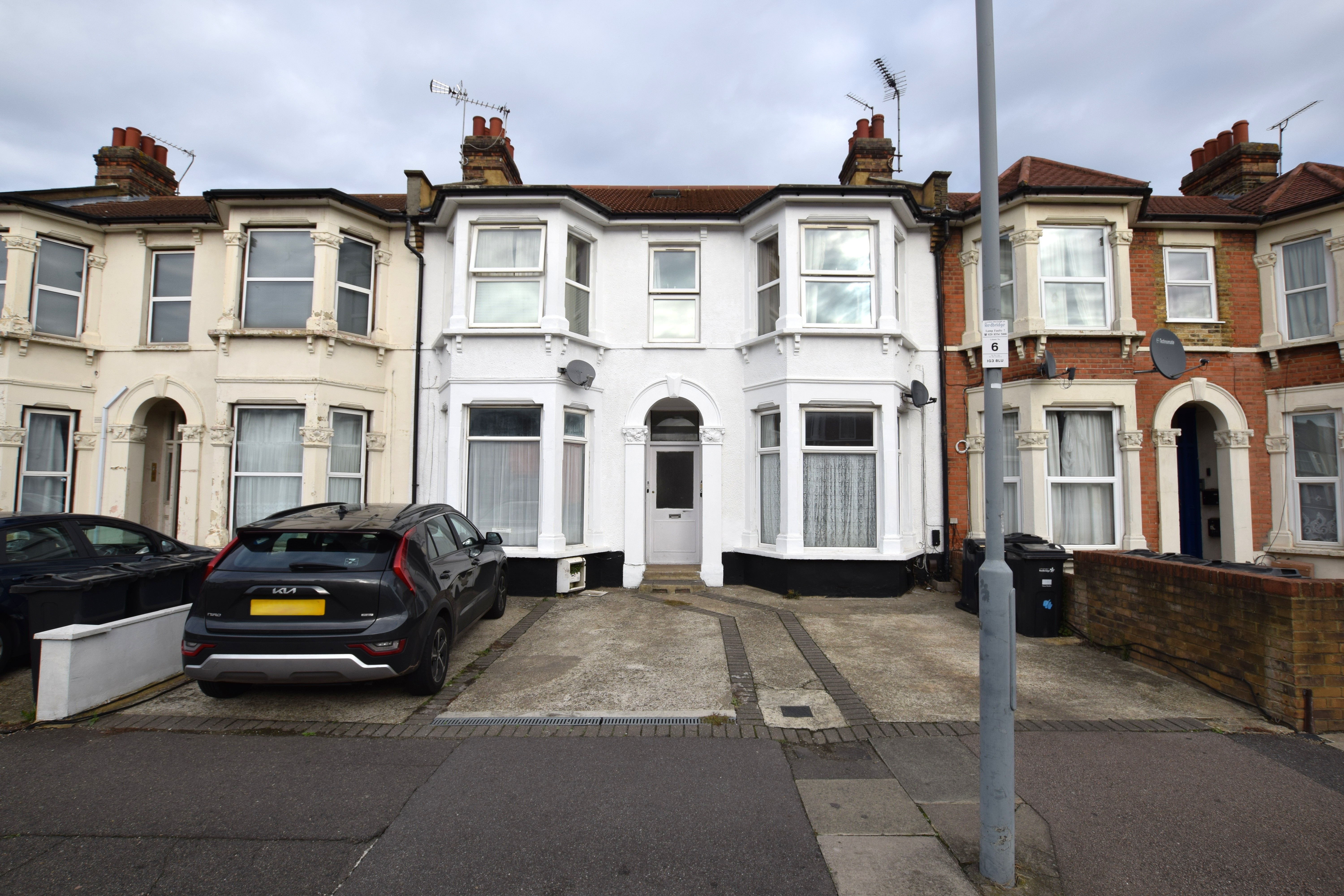 34d, Cambridge Road, Ilford, IG3 8LU