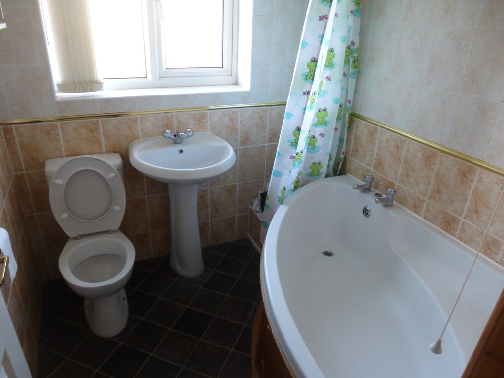 Lowfield Farm Close, BOLTON-UPON-DEARNE, S63