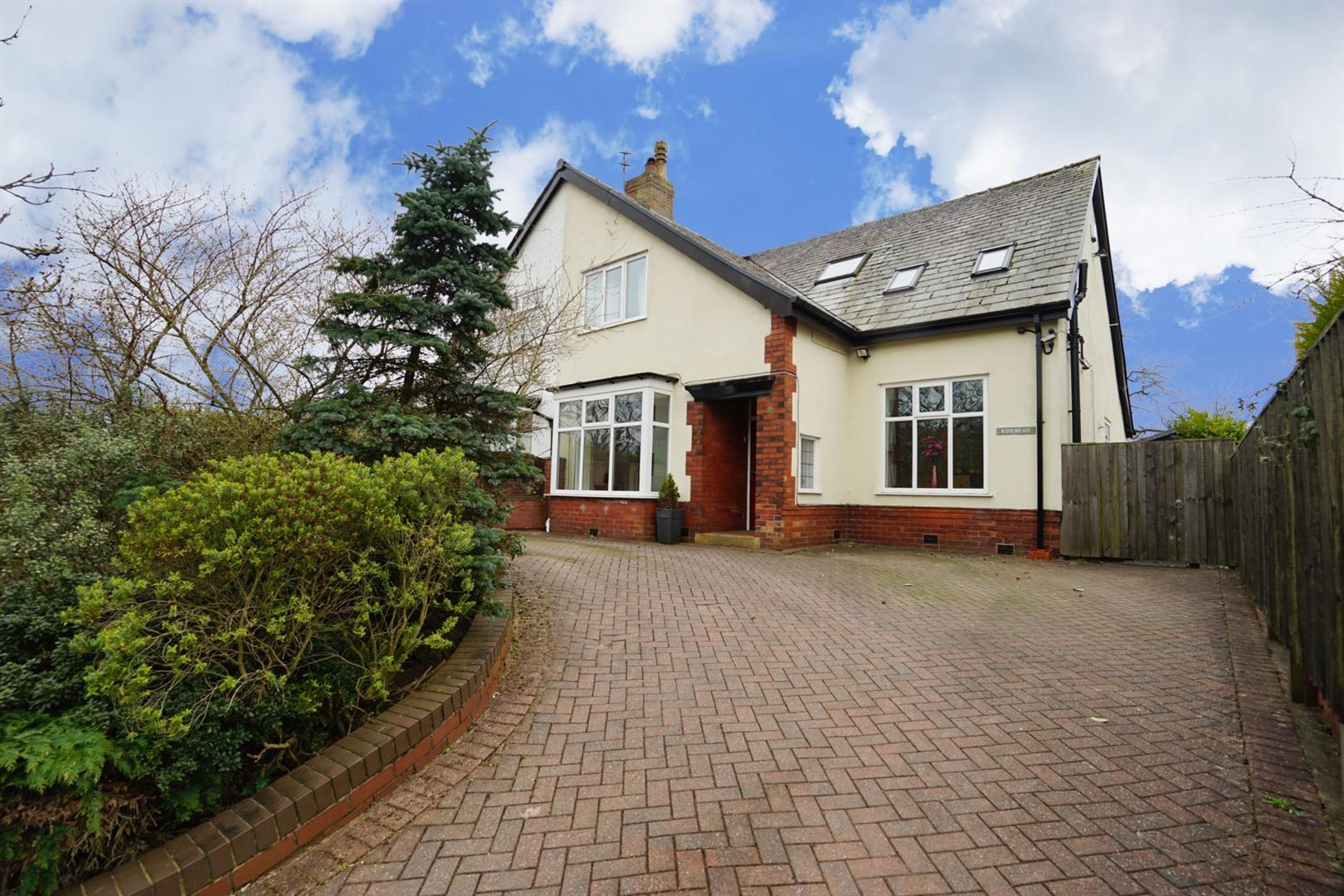 Property in Regent Road, Lostock, Bolton, Greater Manchester, BL6 4DE