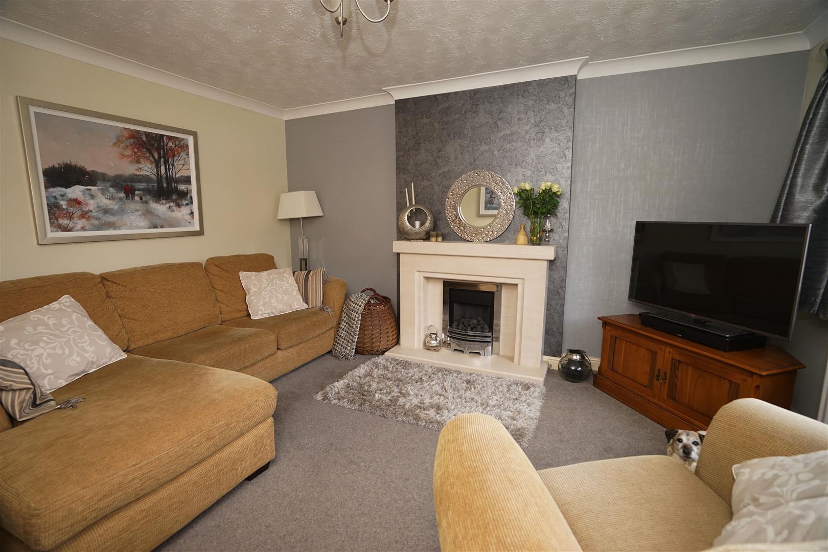 Property in Avonhead Close, Horwich, Bolton, Lancashire, BL6 5QD