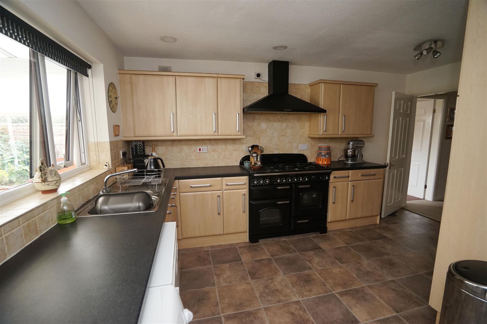 Property in Avonhead Close, Horwich, Bolton, Lancashire, BL6 5QD