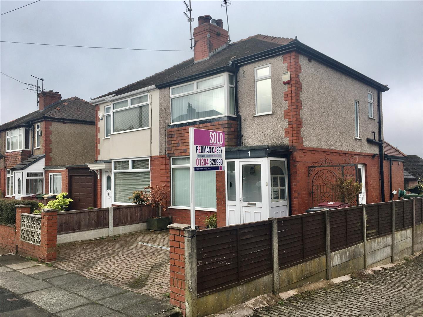 Property in Hillside Avenue, Horwich, Bolton, Lancashire, BL6 7HQ