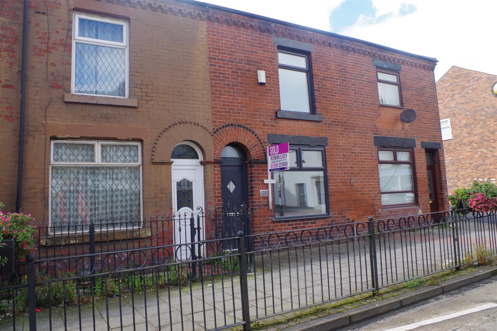 Property in Chorley New Road, Horwich, Bolton, Lancashire, BL6 5QW