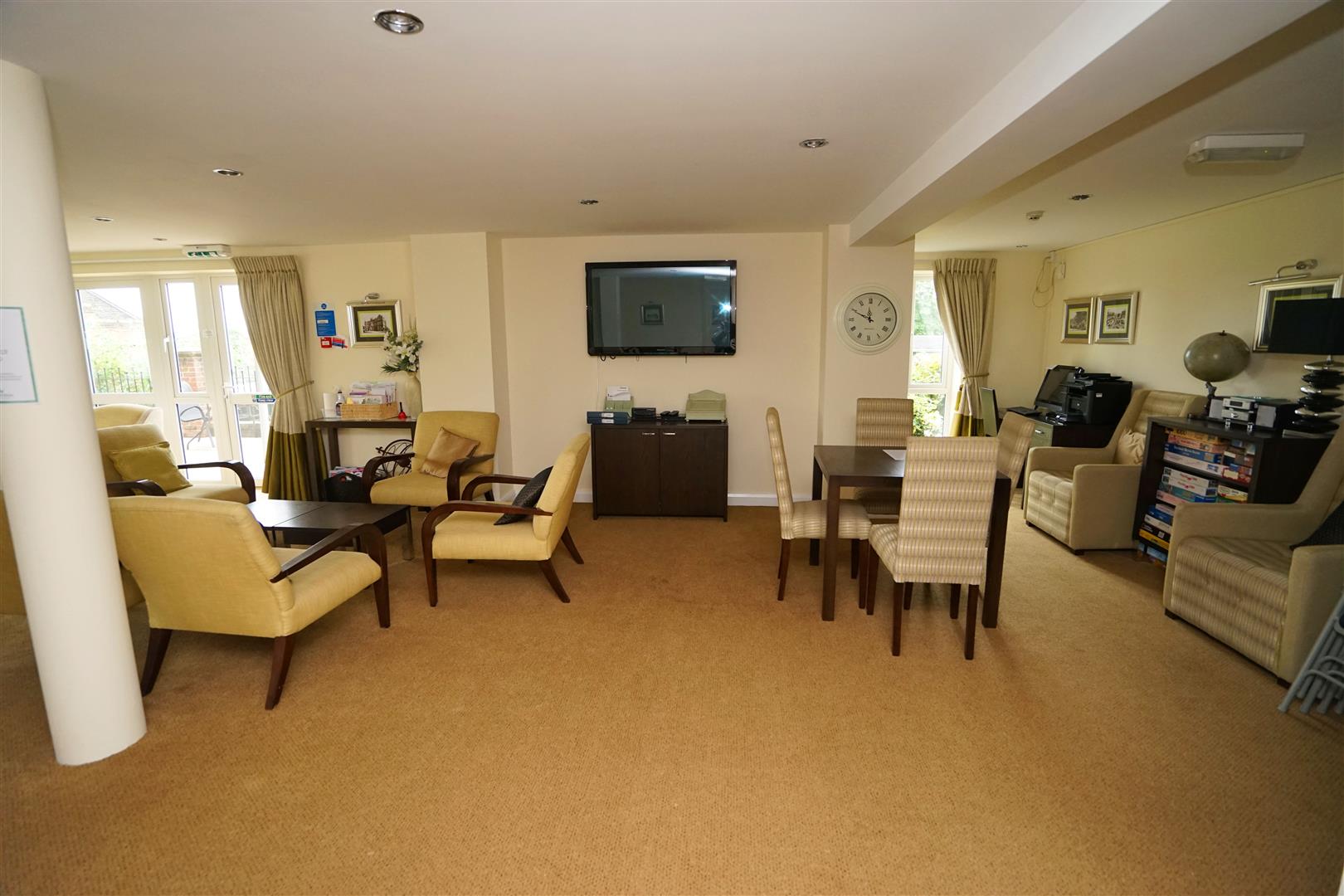 Property in Chorley New Road, Horwich, Bolton, BL6 5BF