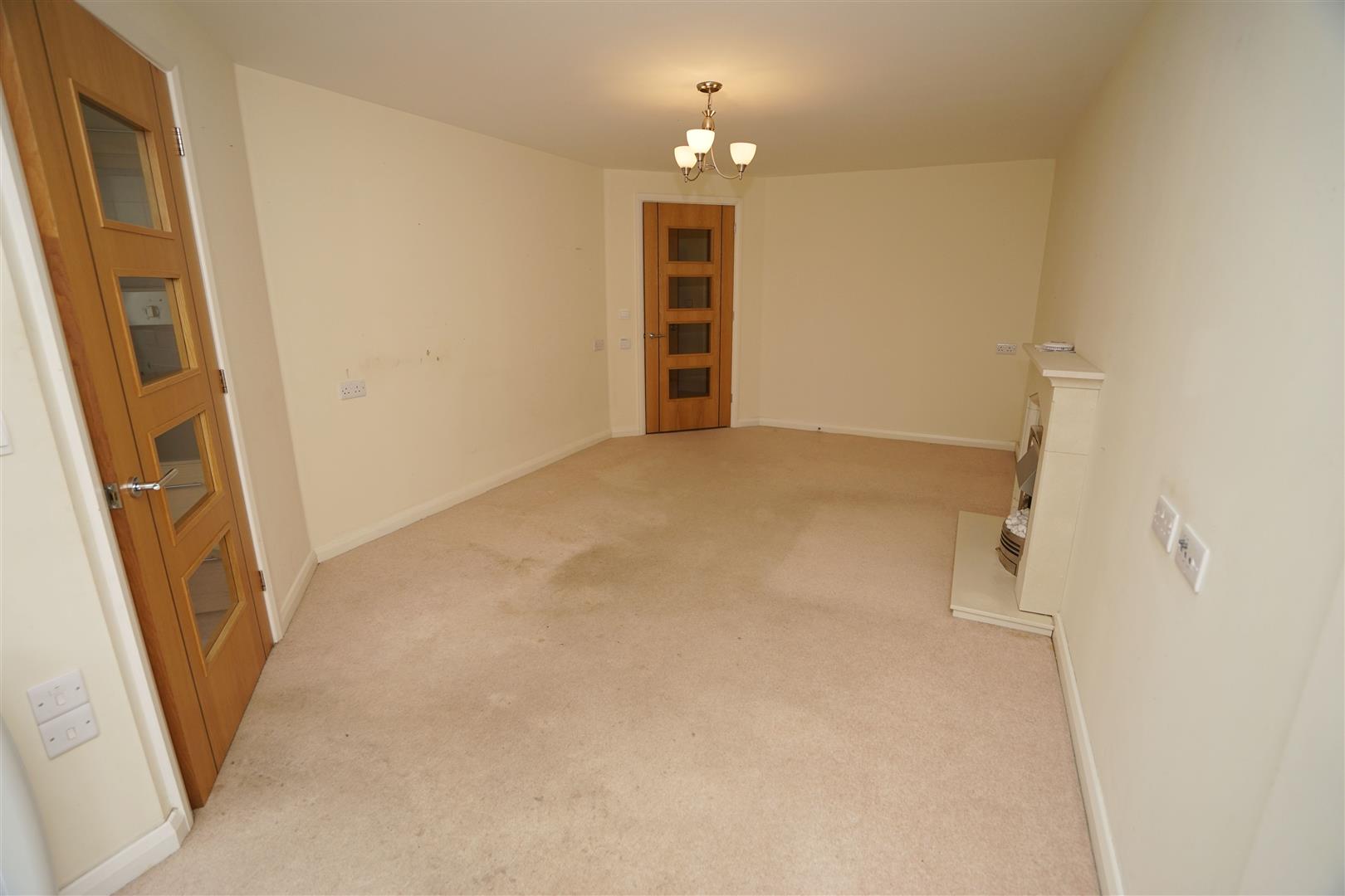 Property in Chorley New Road, Horwich, Bolton, BL6 5BF