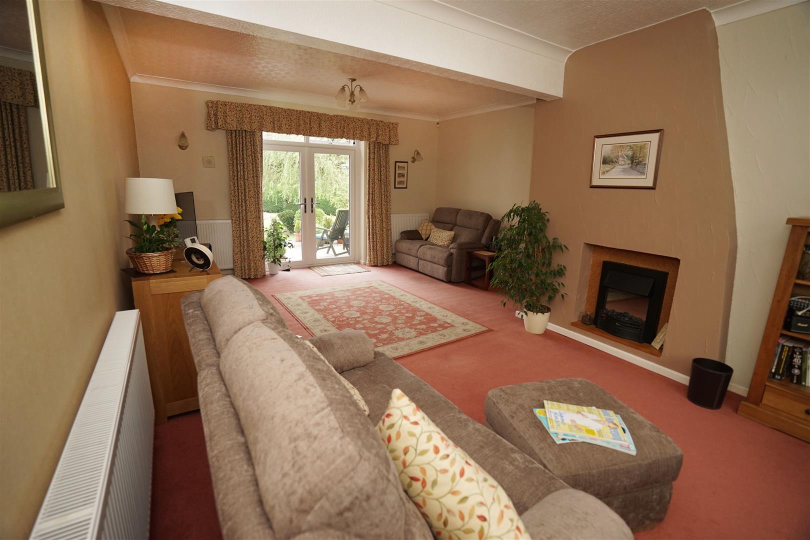 Property in Ansdell Road, Horwich, Bolton, Lancashire, BL6 7HJ