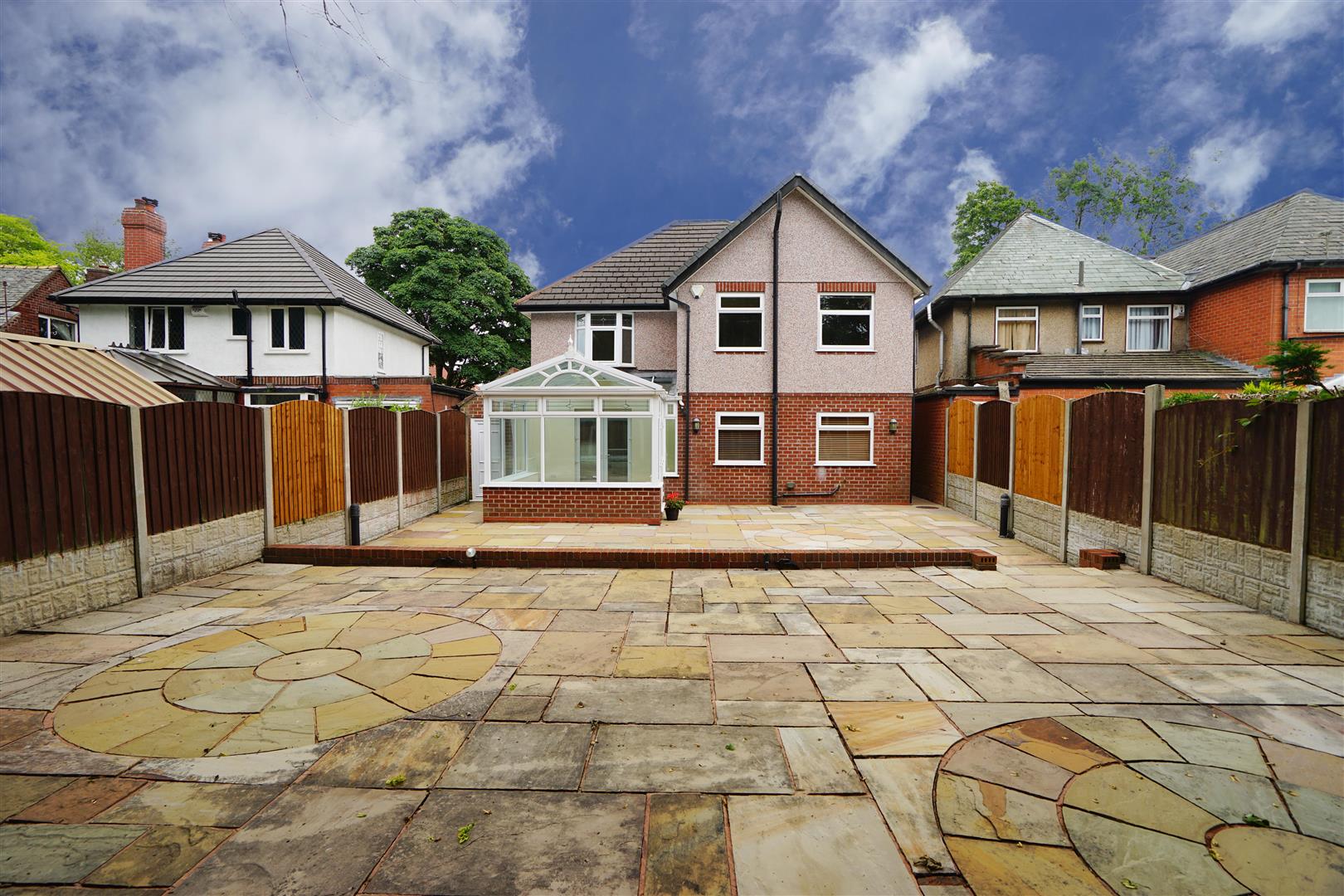 Property in Lever Park Avenue, Horwich, Bolton, Lancashire, BL6 7LF