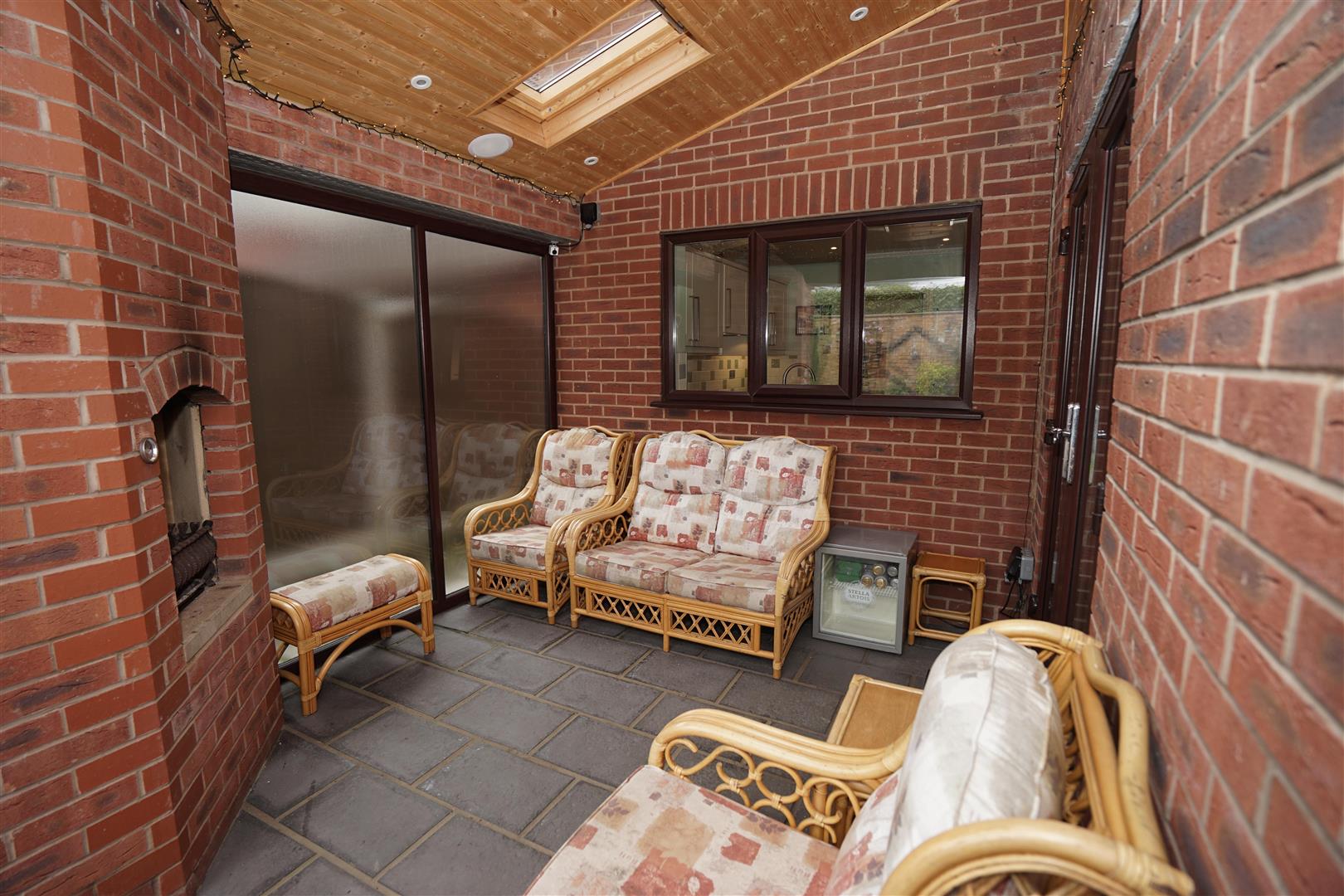 Property in Avonhead Close, Horwich, Bolton, Lancashire, BL6 5QD