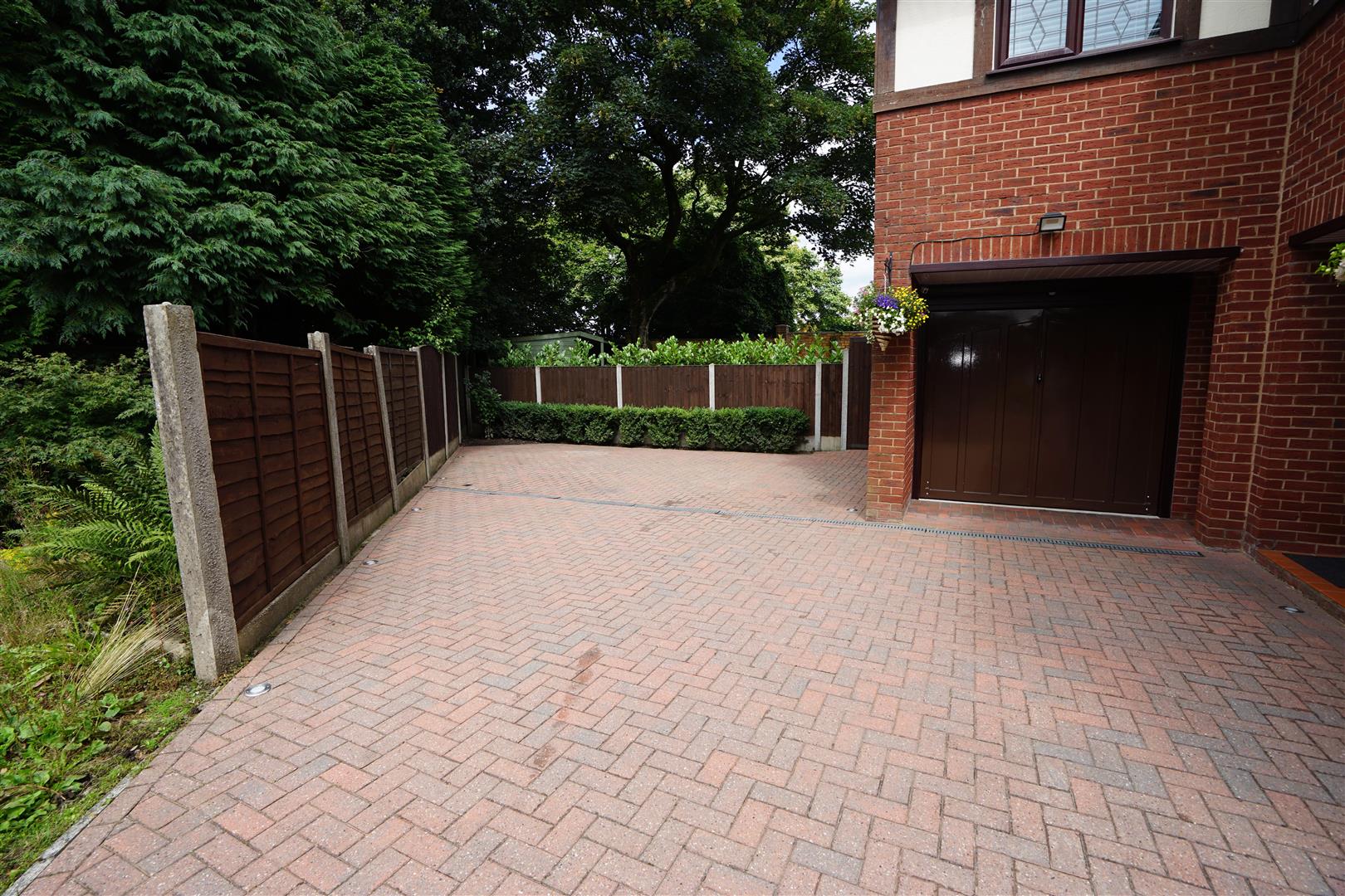 Property in Avonhead Close, Horwich, Bolton, Lancashire, BL6 5QD