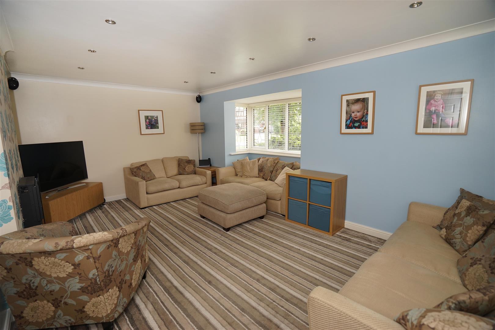 Property in Avonhead Close, Horwich, Bolton, Lancashire, BL6 5QD