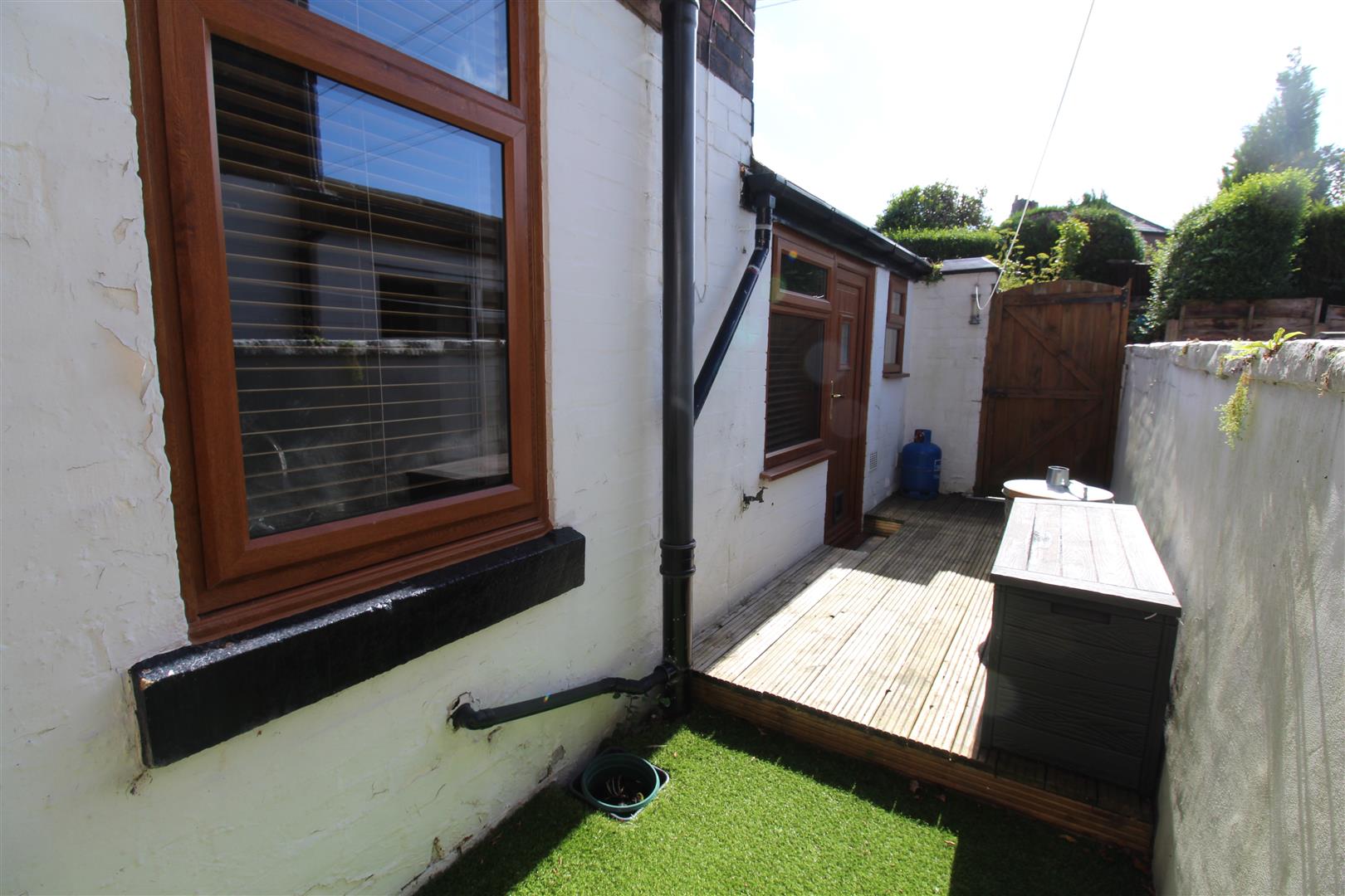 Property in Crown Lane, Horwich, Bolton, Lancashire, BL6 7QN