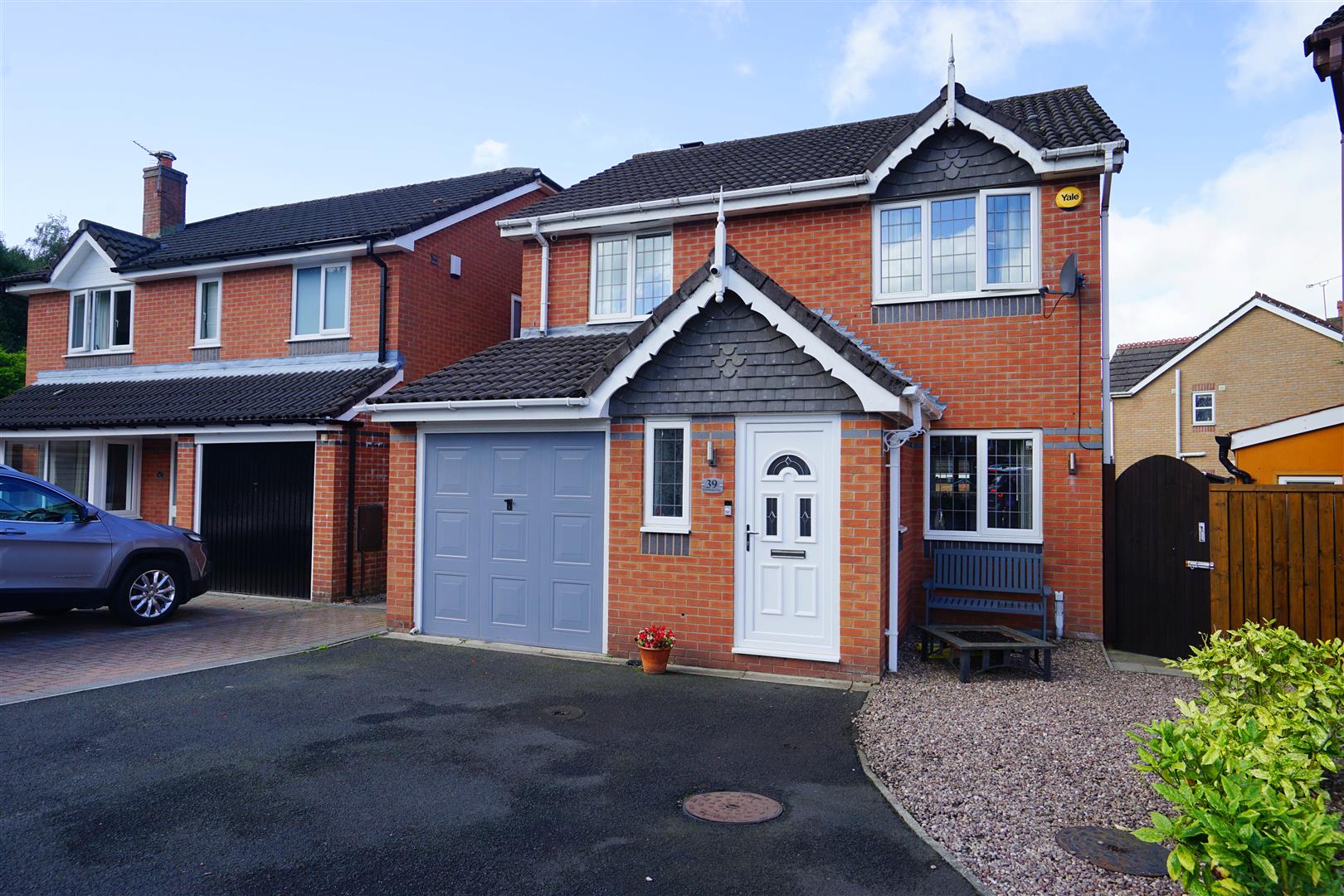 Property in Rotherhead Close, Horwich, Bolton, Lancashire, BL6 5UG