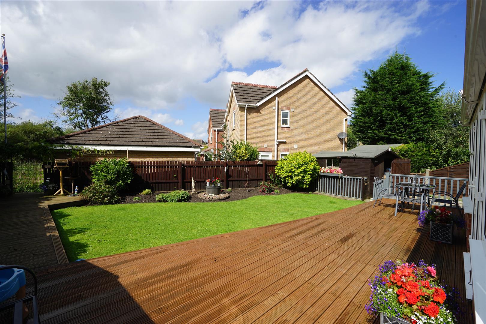Property in Rotherhead Close, Horwich, Bolton, Lancashire, BL6 5UG