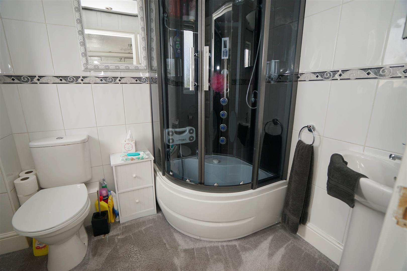 Property in Rotherhead Close, Horwich, Bolton, Lancashire, BL6 5UG