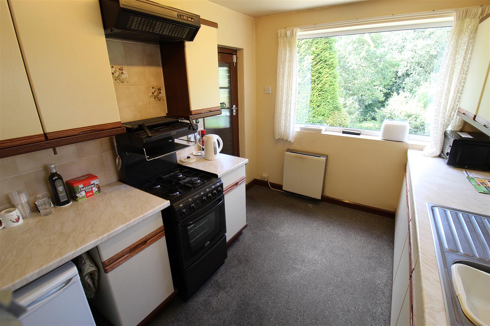 Property in Lever Park Avenue, Horwich, Bolton, Lancashire, BL6 7LQ