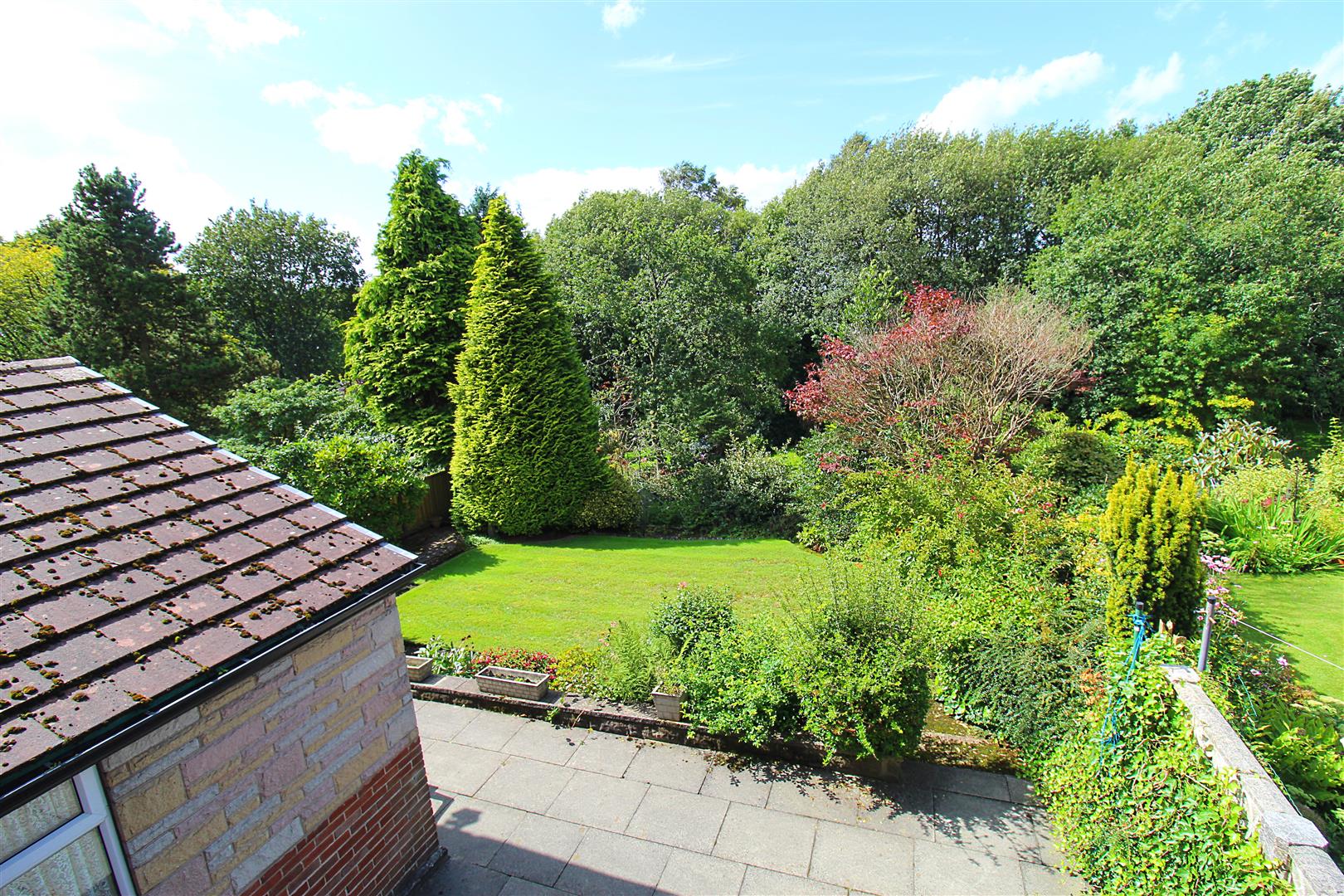 Property in Lever Park Avenue, Horwich, Bolton, Lancashire, BL6 7LQ