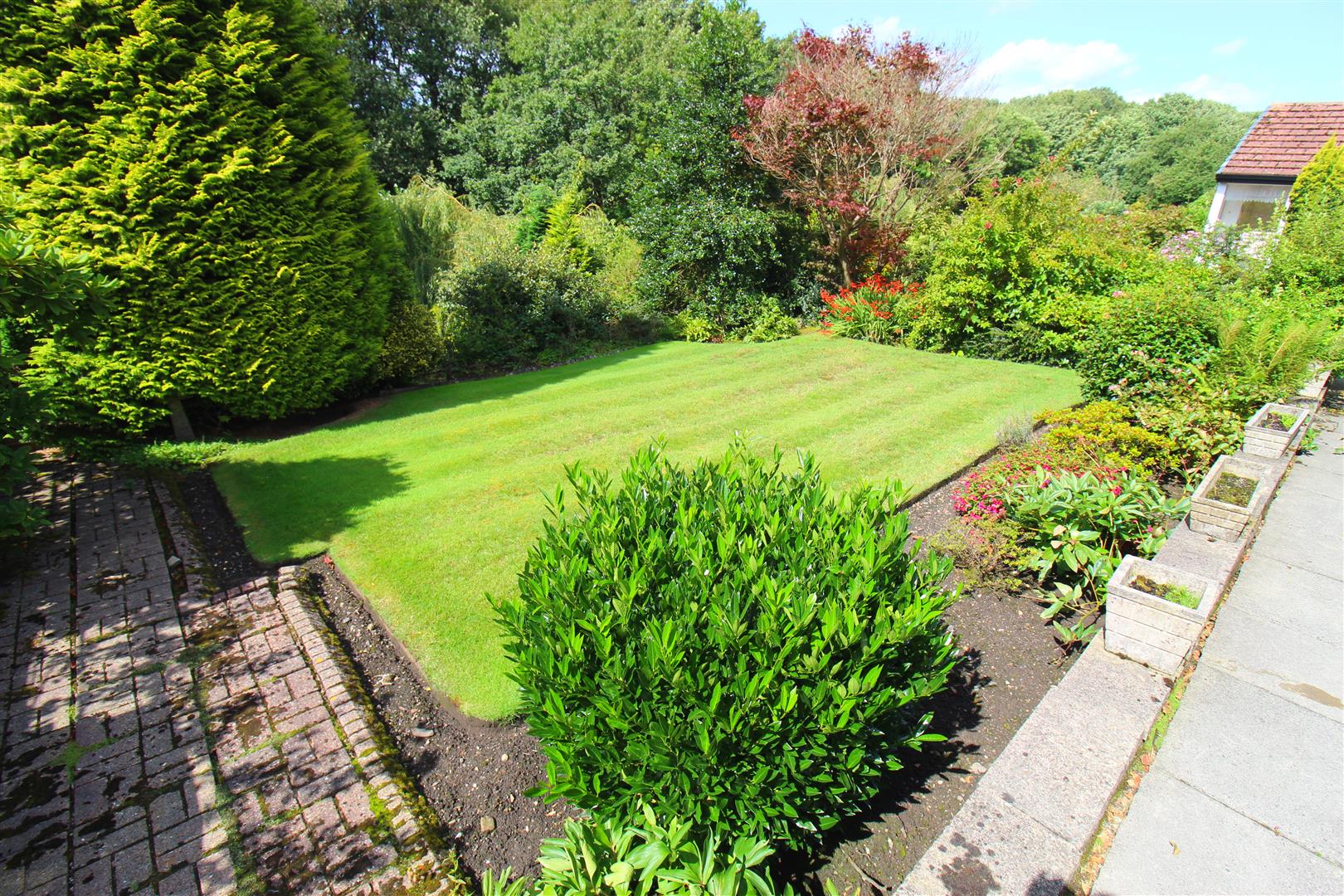 Property in Lever Park Avenue, Horwich, Bolton, Lancashire, BL6 7LQ