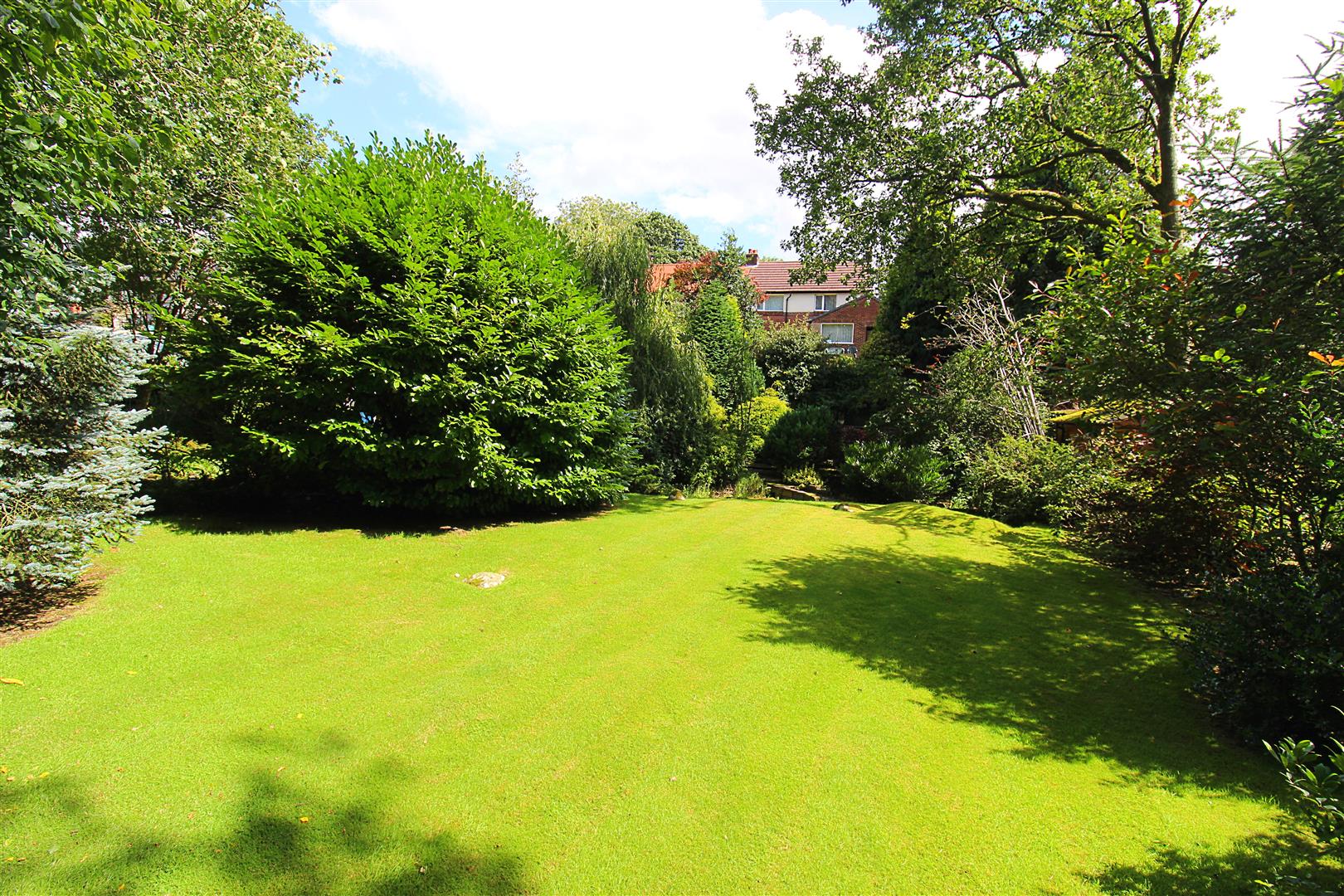 Property in Lever Park Avenue, Horwich, Bolton, Lancashire, BL6 7LQ