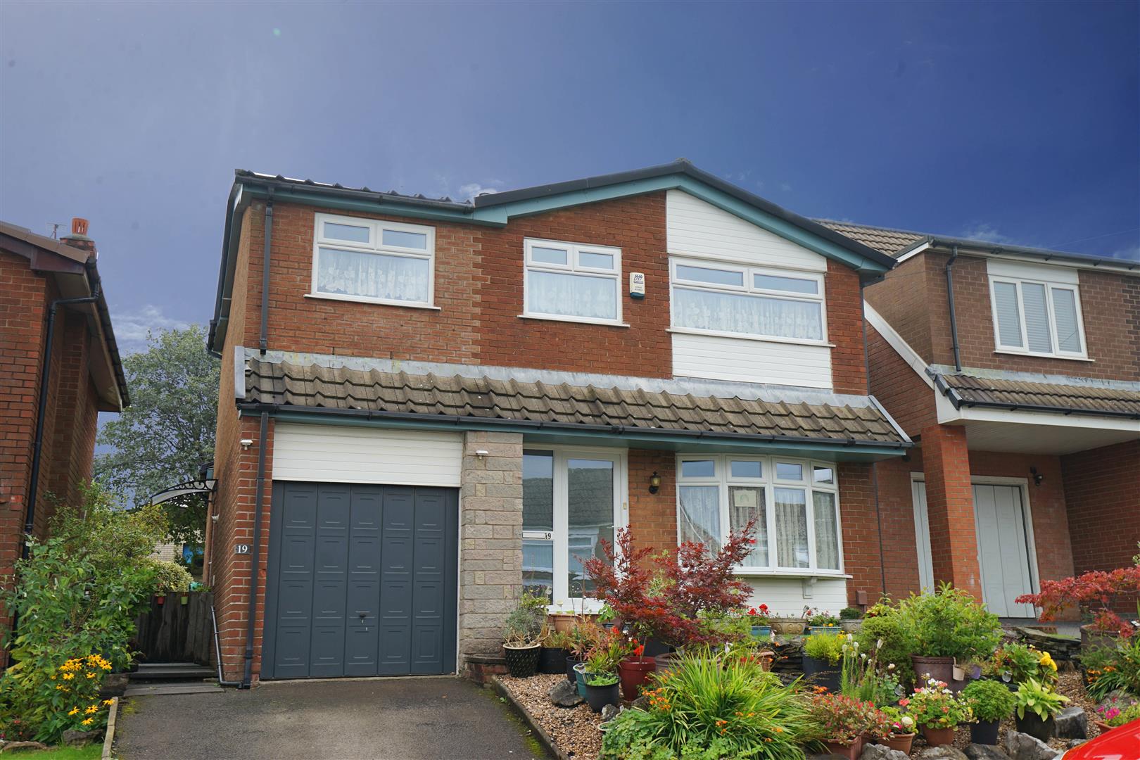 Property in Bond Close, Horwich, Bolton, Lancashire, BL6 5PZ