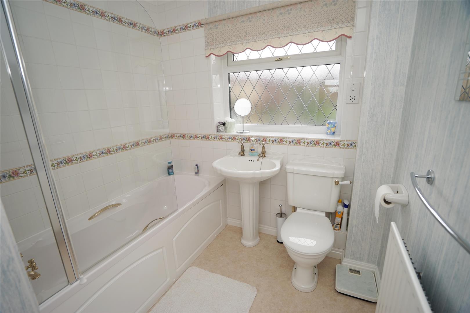 Property in Cotswold Drive, Horwich, Bolton, Lancashire, BL6 7DE