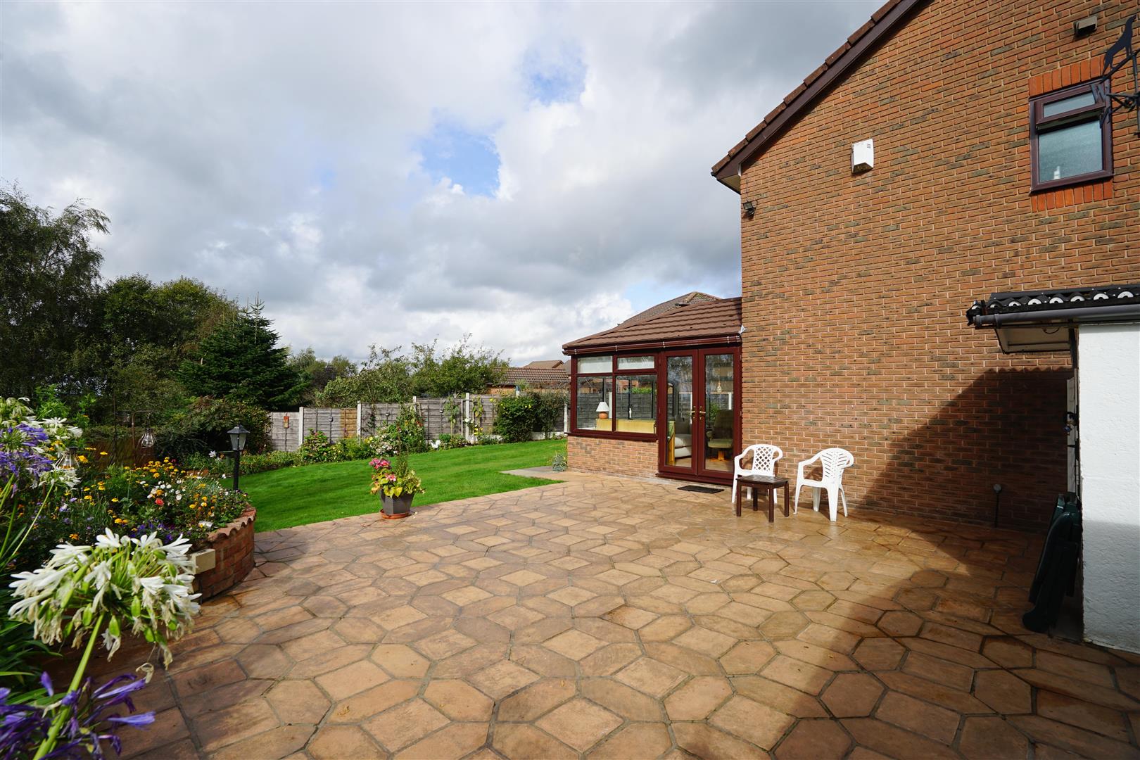 Property in Cotswold Drive, Horwich, Bolton, Lancashire, BL6 7DE