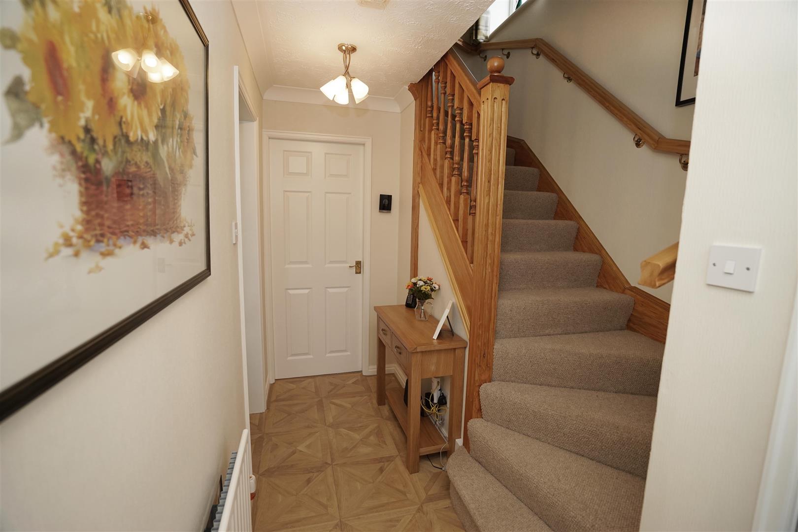 Property in Cotswold Drive, Horwich, Bolton, Lancashire, BL6 7DE