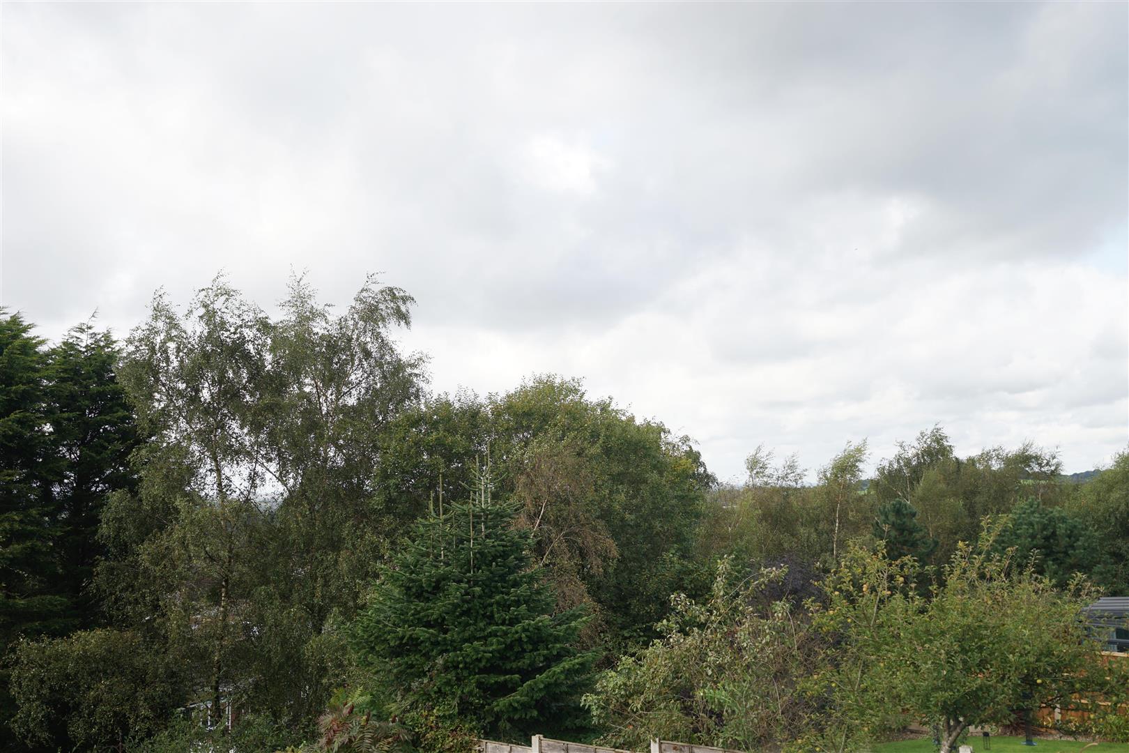 Property in Cotswold Drive, Horwich, Bolton, Lancashire, BL6 7DE