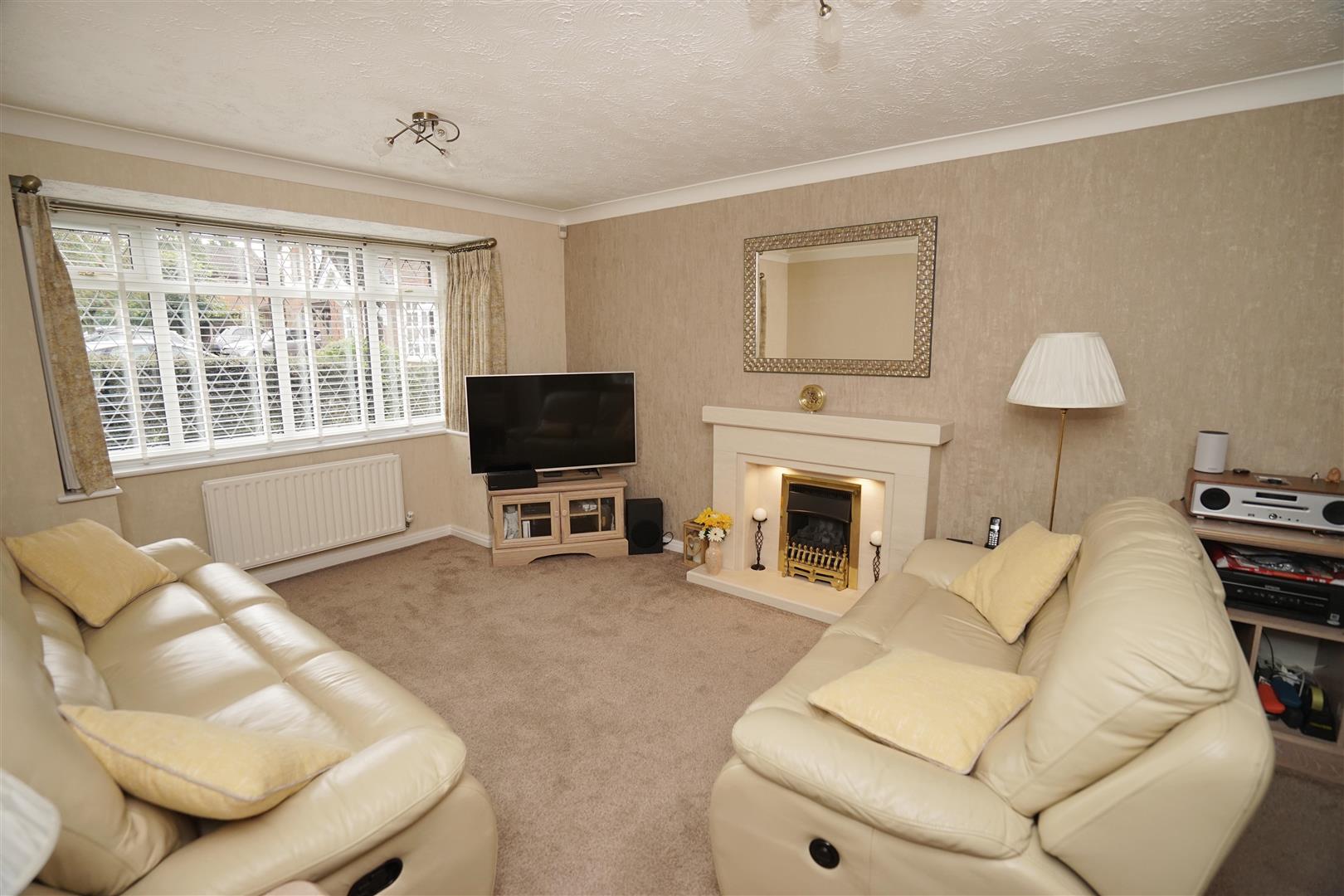 Property in Cotswold Drive, Horwich, Bolton, Lancashire, BL6 7DE