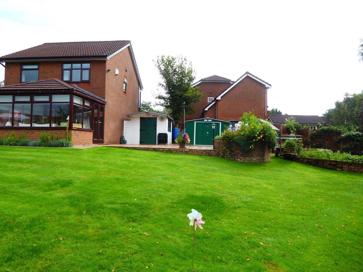 Property in Cotswold Drive, Horwich, Bolton, Lancashire, BL6 7DE
