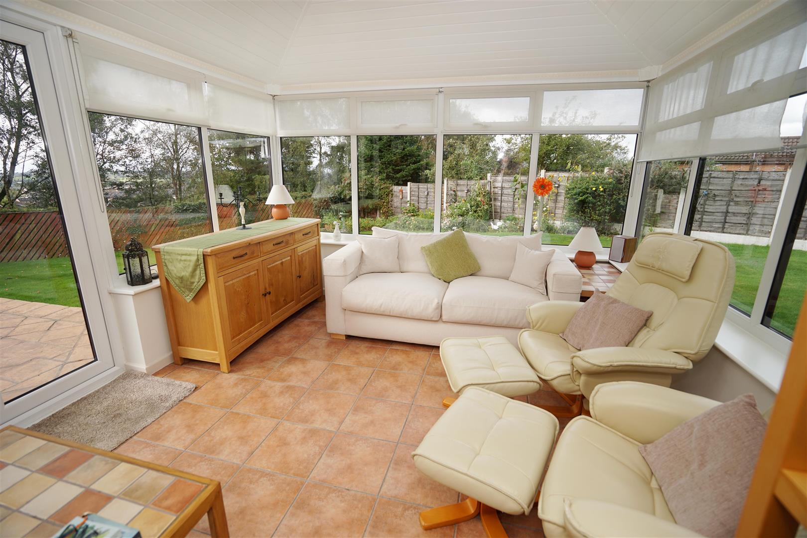 Property in Cotswold Drive, Horwich, Bolton, Lancashire, BL6 7DE