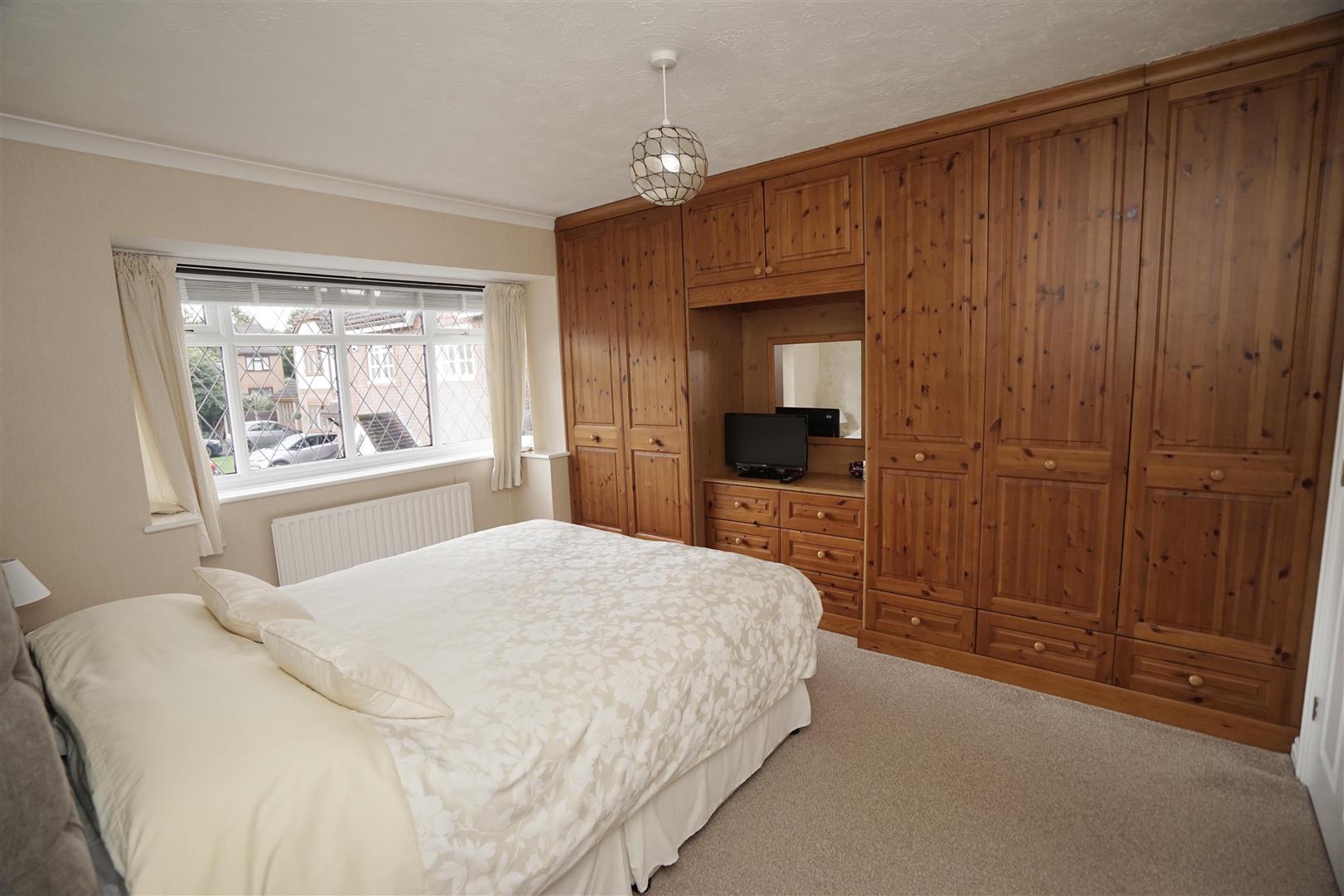 Property in Cotswold Drive, Horwich, Bolton, Lancashire, BL6 7DE