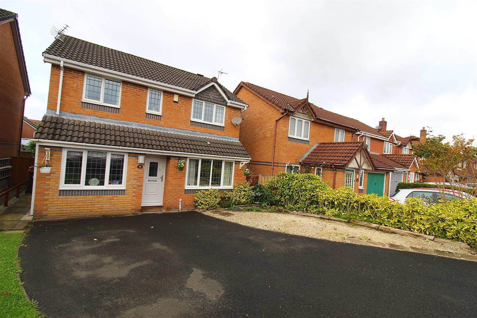 Property in Rotherhead Close, Horwich, Bolton, Greater Manchester, BL6 5UG