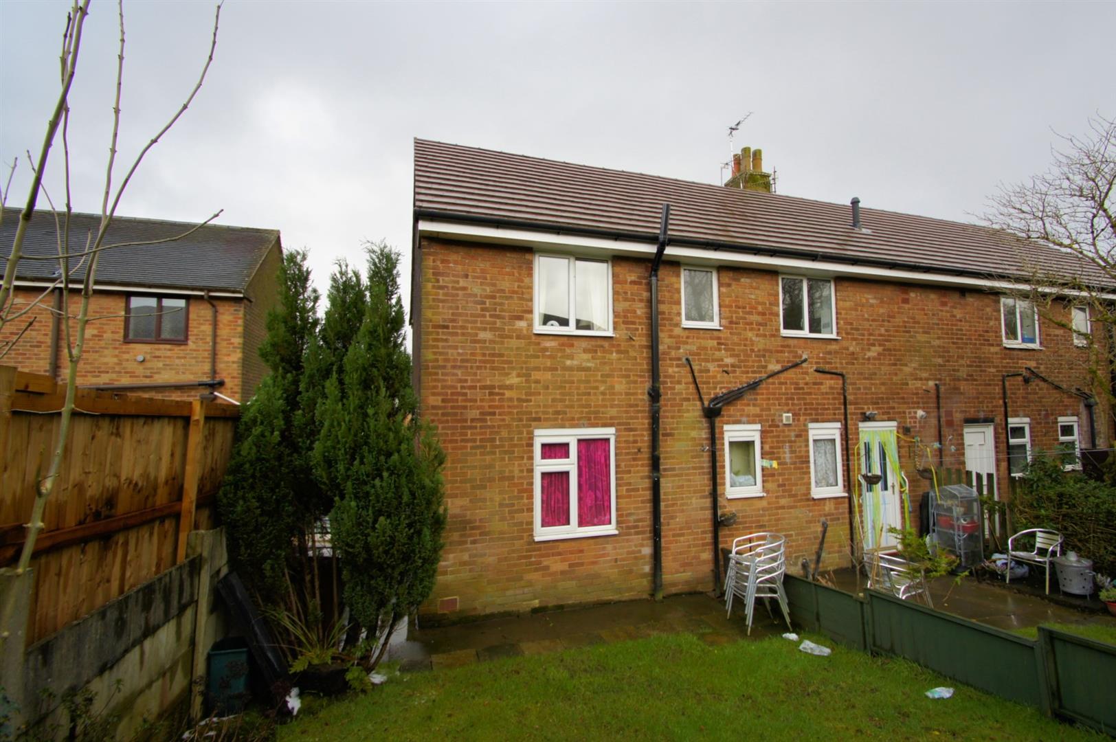 Property in Poplar Avenue, Horwich, Bolton, Lancashire, BL6 6HZ