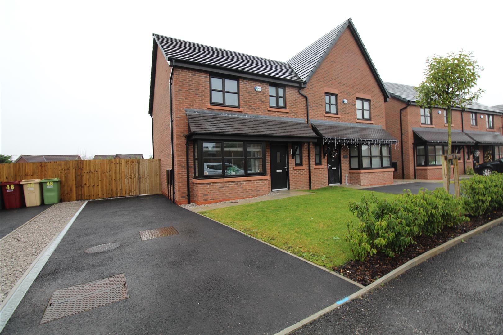 Property in Lancashire Way, Horwich, Bolton, BL6 5WH