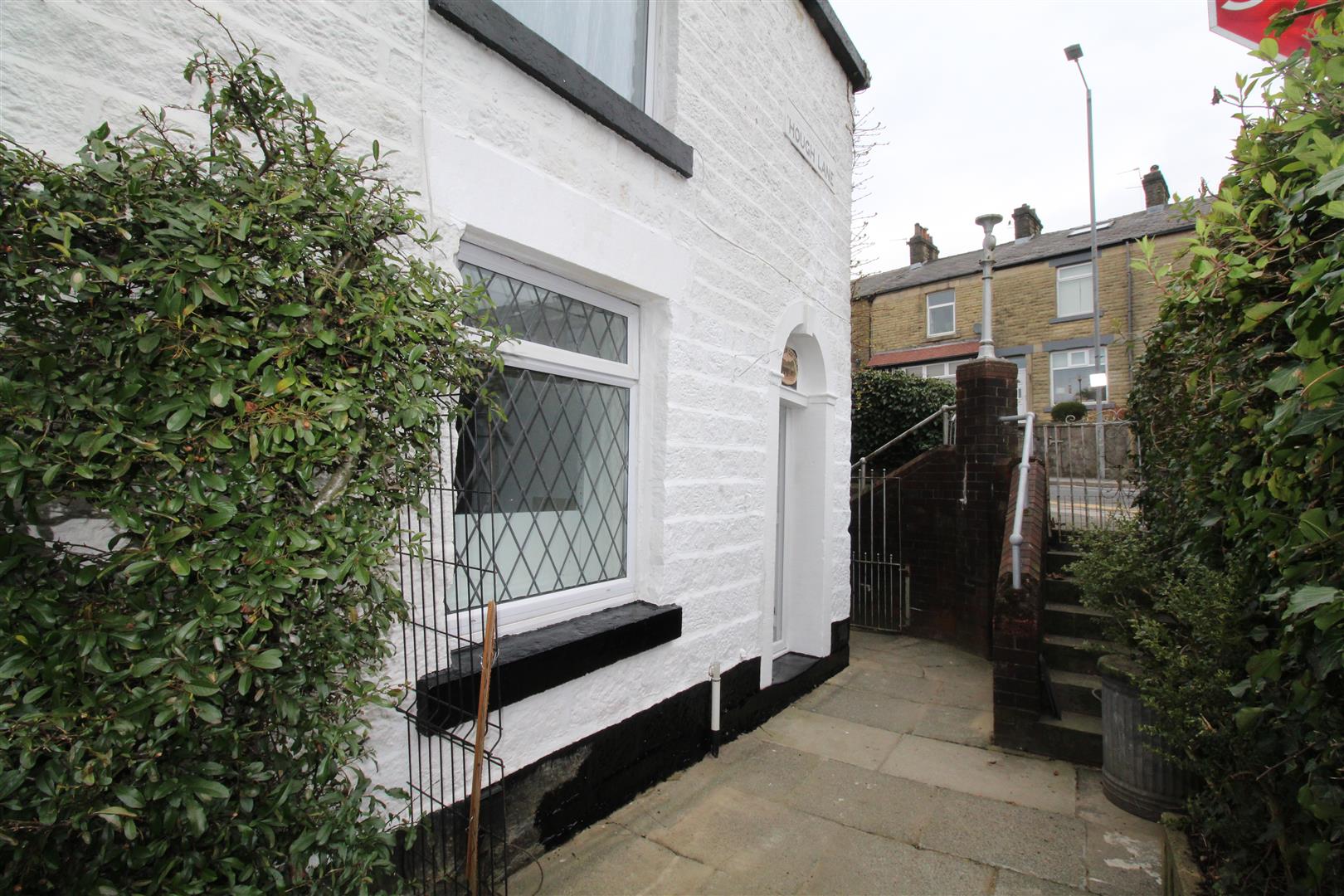 Property in Hough Lane, Bromley Cross, Bolton, Lancashire, BL7 9DA