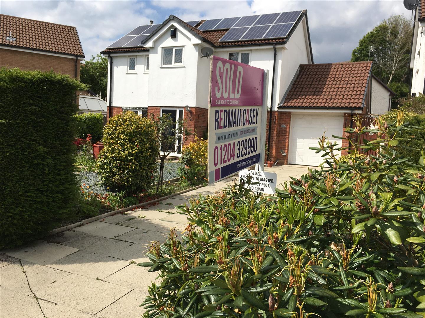 Property in Lower Makinson Fold, Horwich, Bolton, Lancashire, BL6 6PD
