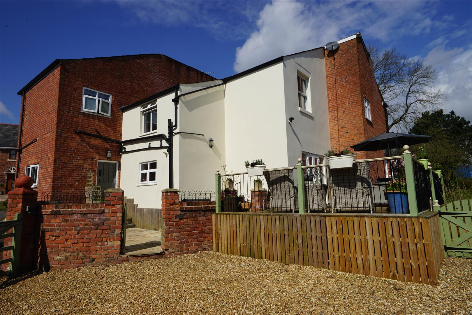 Property in Mill Lane, Westhoughton, Lancashire, BL5 2DN